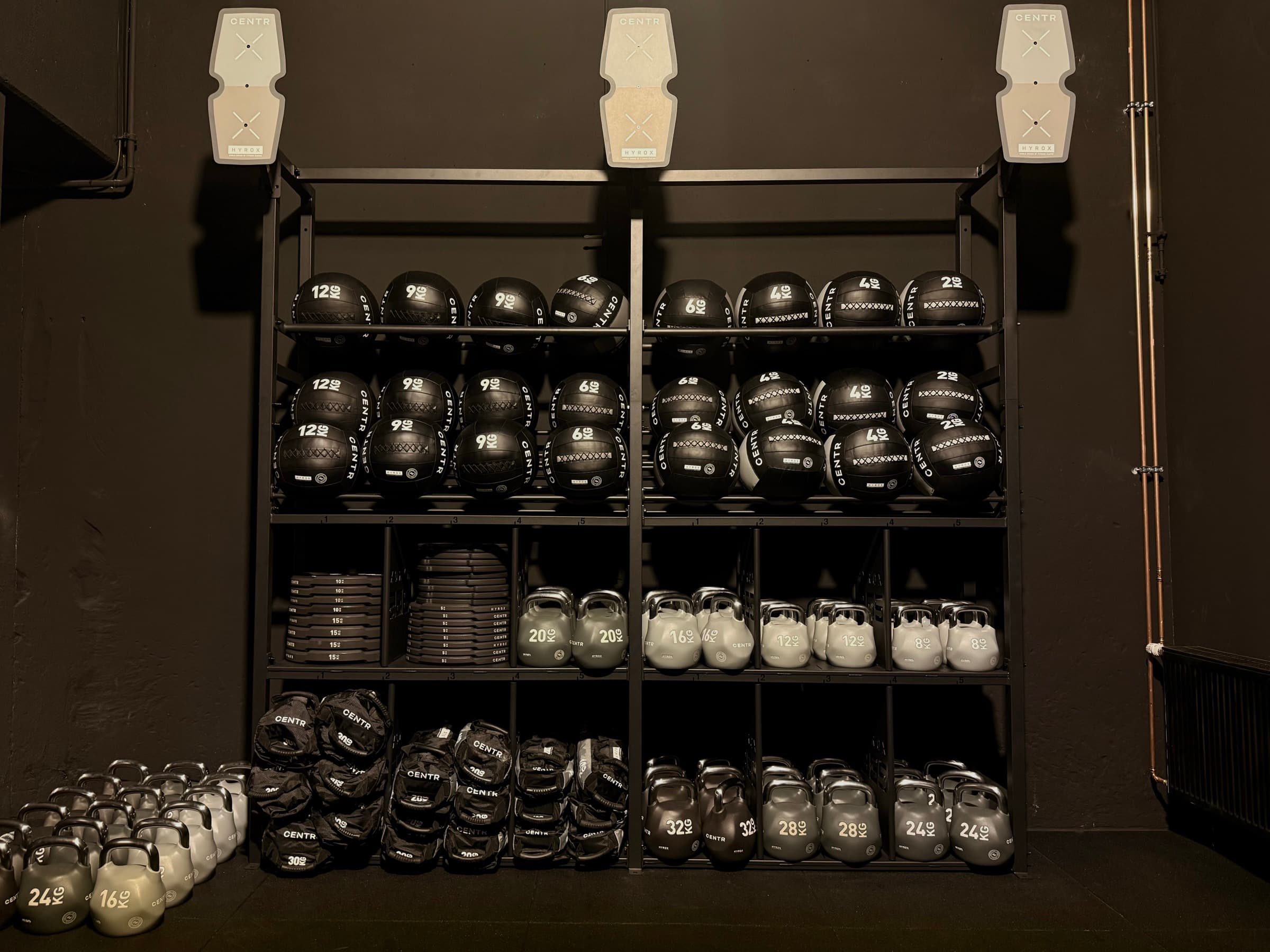 Wall Balls, Kettlebells und Sandbags von Centr
